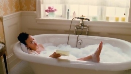 Scarlett Johansson farting while taking a bath