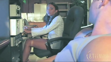 8teenhub - Keeani Lei Gets Laid at Work