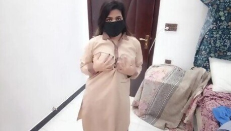 Desi School Girl Sobia Nasir Nude Dance On WhatsApp Video Call With Her Customer