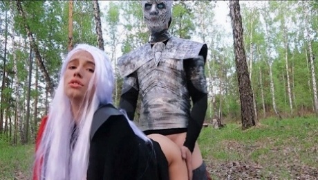 Game of Thrones cosplay: Daenerys & Arya loves big dick of the Night King