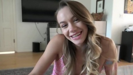 Cute teen girl Naomi Swann - hard porn video