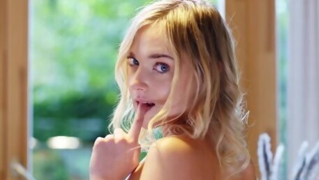 Oxana Chic sensual erotic video