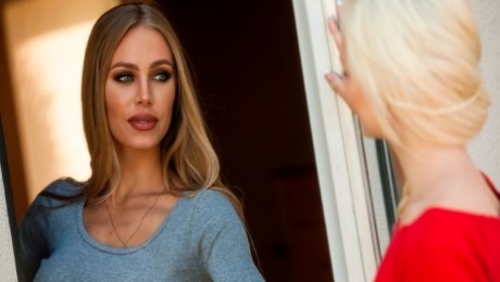 Video  Glamorous models Nicole Aniston and Elsa Jean are having awesome sex